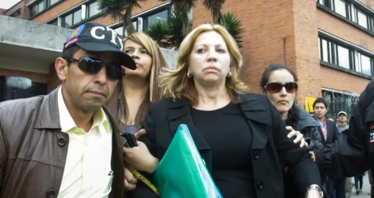 La rectora que robó un millón de dólares volvió a la rectoría. Y la justicia lo permitió.