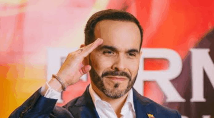 Saludo de De la Espriella: ¿gesto militar o eco fascista?