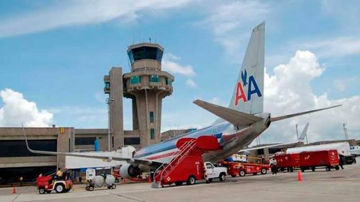 Aeropuerto de Barranquilla: dos concesiones, $400.000 millones en el aire y seis años de silencio en la Cámara de Comercio