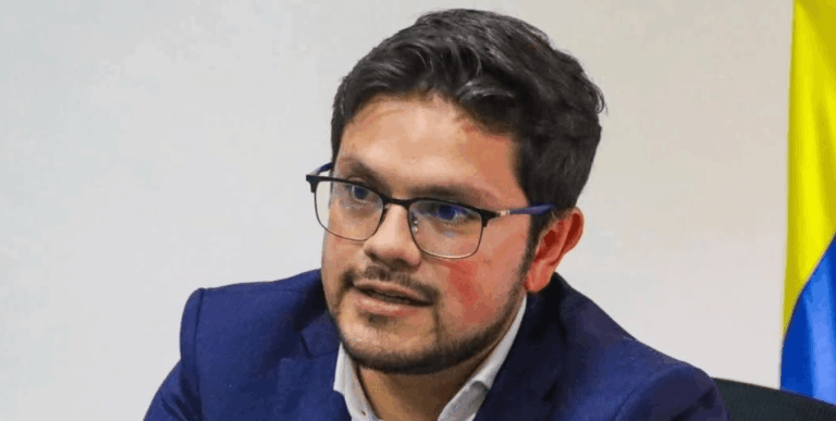 Mosquera (Cundinamarca): Nelson Hernán Parra lleva una BUENA gestión (7,5/10 🟢) pero guarda la plata en el banco y pide prestado para el estadio